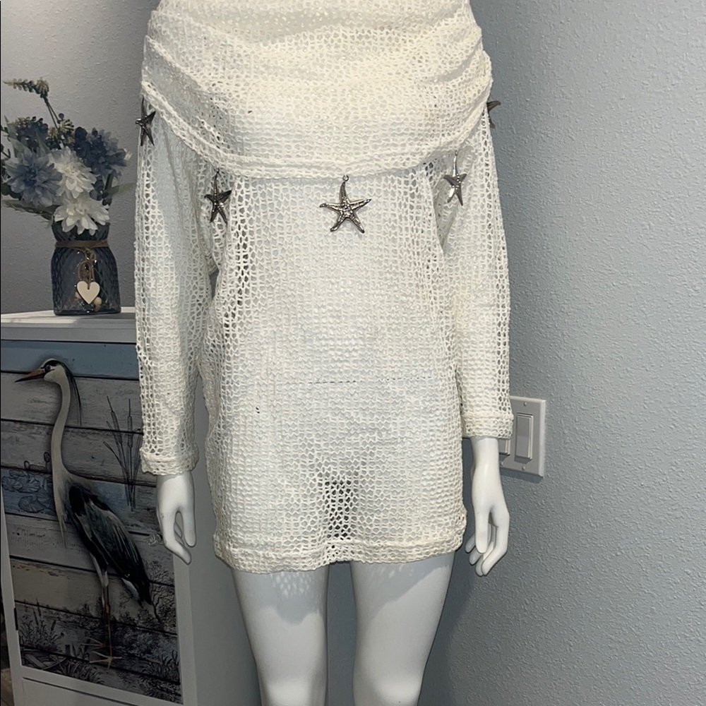 Chic Off-Shoulder Cream Sweater with Star Accents VINTAGE! Size large - Picture 3 of 13